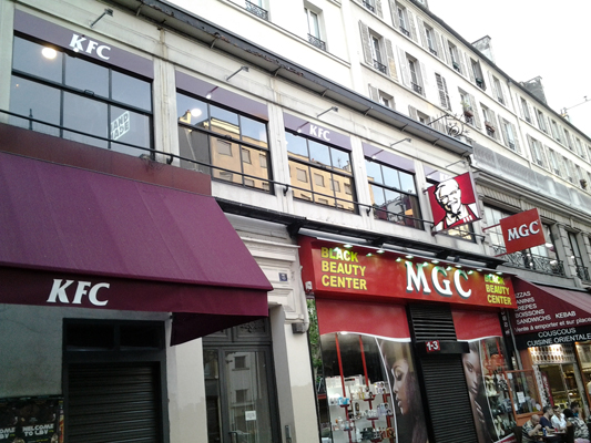 KFC Paris Relamping Pose