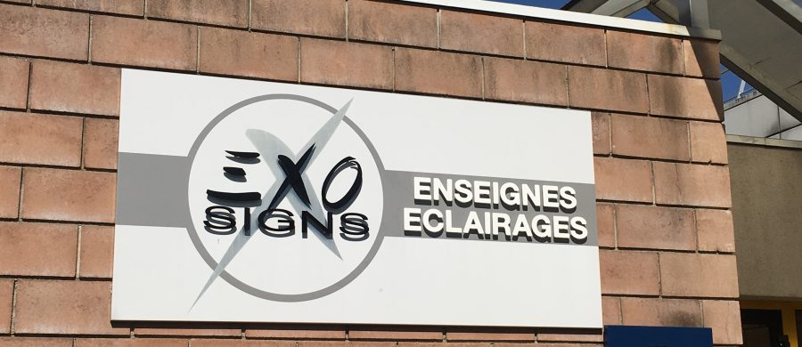 Entrée Exo signs