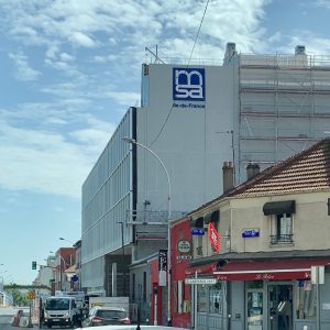 Enseigne grande hauteur