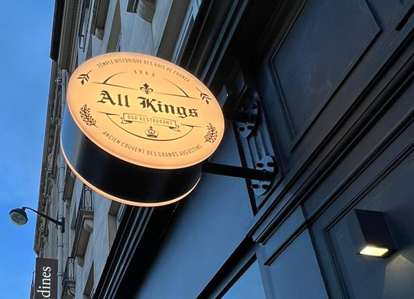Exo-Signs_All-Kings_Drapeau-lumineux