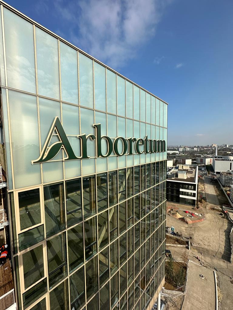 Enseigne éco-conçue pour le campus Arboretum