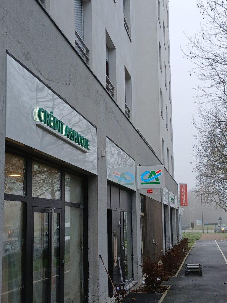 Enseignes agence Crédit Agricole de Montévrain