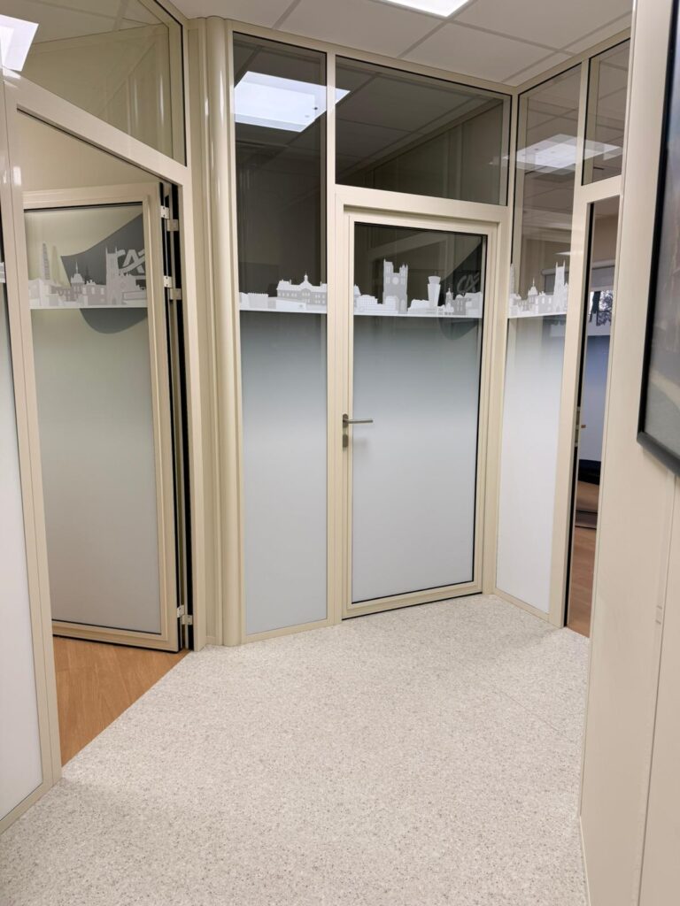 Vitrophanie agence Crédit Agricole de Montévrain