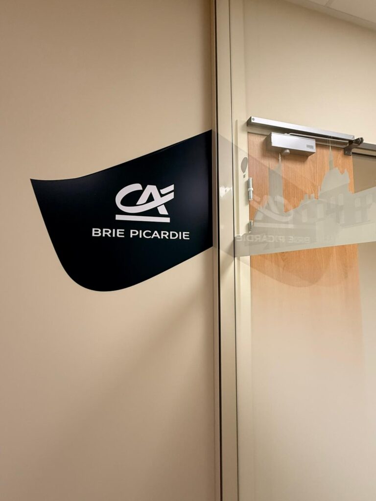 Vitrophanie agence Crédit Agricole de Montévrain