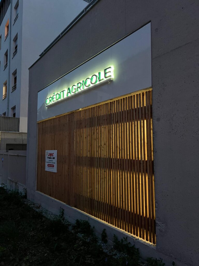 Enseignes Credit Agricole Montévrain