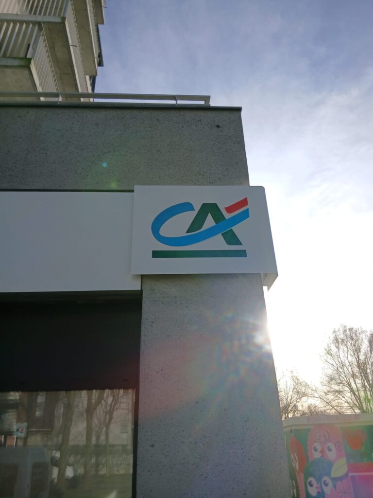 Enseignes Crédit Agricole Montévrain